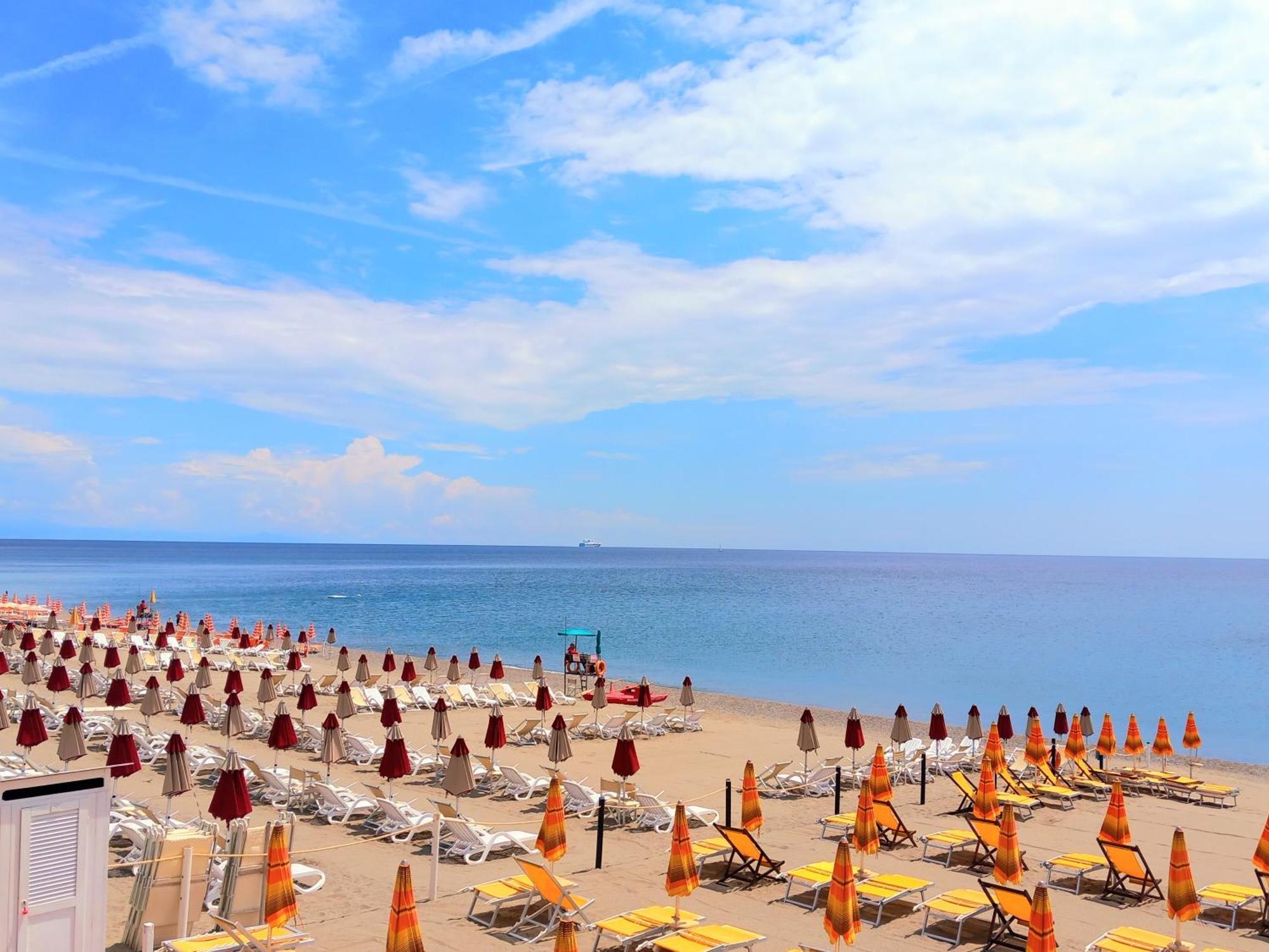 Sweet Sea View Διαμέρισμα Σαβόνα Εξωτερικό φωτογραφία